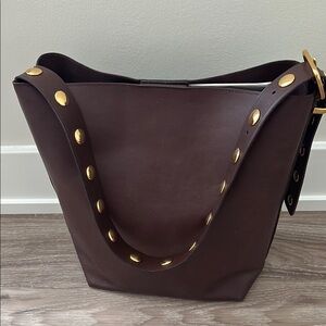 NWT Madewell The Essential Bucket Tote with Gold Accents